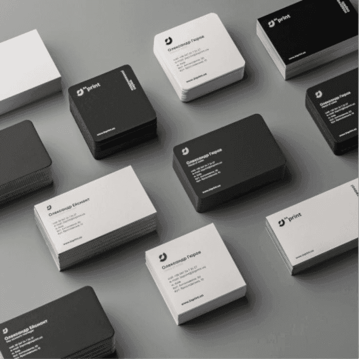 Корпоративный дизайн визиток в черно-белом стиле