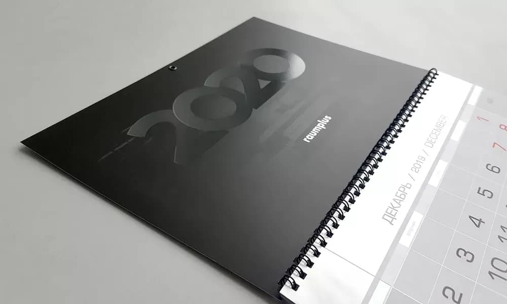 Дизайн печатного каталога с минималистичной обложкой